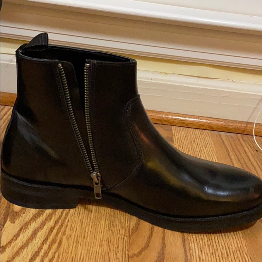 Chelsea Boots - Picture 3 of 3